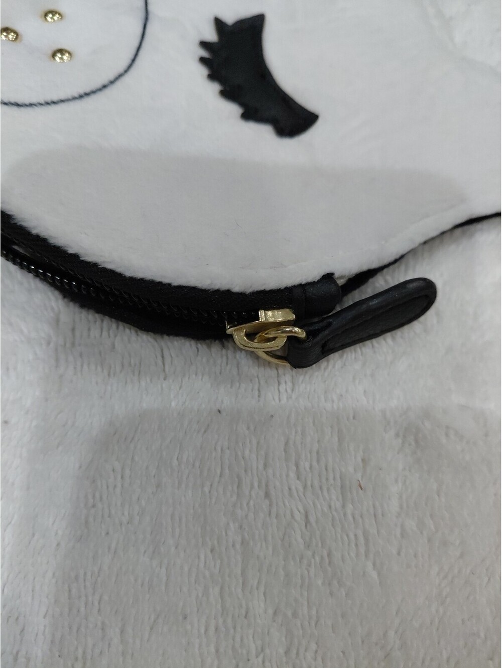 Betsy Johnson Cat Hand Purse - Picture 6 of 7